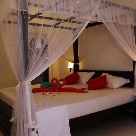 Bed and Breakfast Turtle Reef Guest Мирисса Экстерьер фото